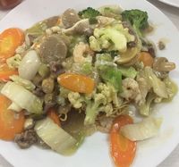 Yuk, Jajan 5 I Fu Mie Enak dengan Kuah Kental dan Topping Lengkap!