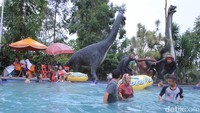 Ada patung-patung hewan di pinggir kolam (Wisma Putra/detikTravel)