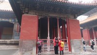 Prasasti yang paling istimewa datang dari Kaisar Kangxi, kakek dari Qianlong yang terkenal. Prasasti ini punya cerita menarik sebelum diletakkan di Temple of Confucius. (Bonauli/detikTravel)