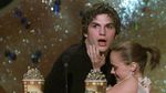 Sstt..Ashton Kutcher Lagi Galau Nih?