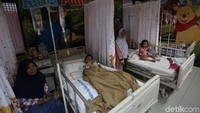 Widyastuti memaparkan ada 613 kasus DBD di Jakarta per 27 Januari 2019. Rinciannya, yakni 231 kasus di Jakarta Selatan, 169 kasus di Jakarta Timur, 153 kasus di Jakarta Barat, 37 kasus di Jakarta Utara, dan 23 kasus di Jakarta Pusat.