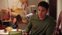 Ryan Guzman juga diyakini bisa memerankan tokoh Batman remaja dengan baik. ABC/Eli Joshua Ade