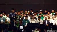 Selain membuka acara, Jokowi turut memberikan sambutan dalam acara harlah ke-93 NU tersebut.