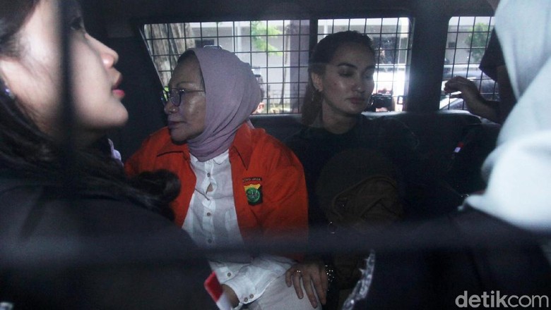 Pengacara: Banyak Hal Ditulis Ratna Sarumpaet Selama Ditahan Pengacara: Banyak Hal Ditulis Ratna Sarumpaet Selama Ditahan