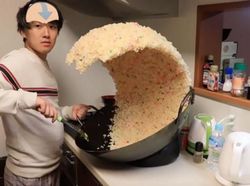 Kocak! Pria Masak Nasi Goreng Jadi Korban Editan Photoshop