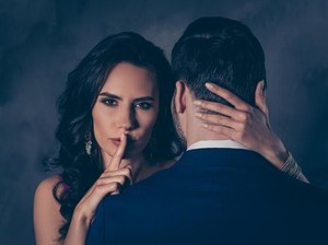 Wanita Disebut Lebih Sering Selingkuh, Ini 5 Zodiak Wanita yang Sulit Setia