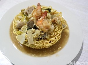 Yuk, Jajan 5 I Fu Mie Enak dengan Kuah Kental dan Topping Lengkap!