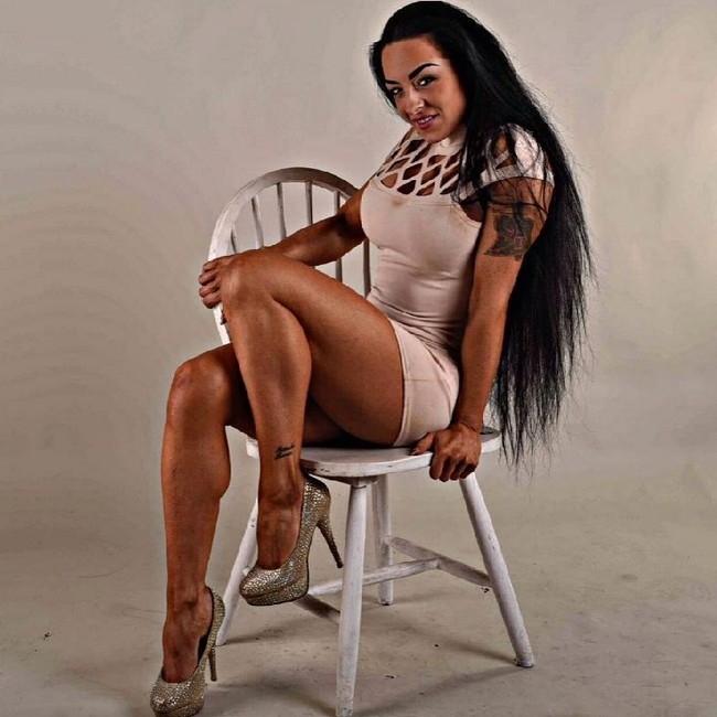 Natasha Noble mencapai titik terendah dalam hidupnya setelah putus hubungan dan bercerai dari suaminya. Ia pun mengungkapkan bagaimana dirinya berubah dari seorang ibu yang pemalu di rumah hingga menjadi seorang binaraga. Foto: dok. Instagram @natasha_ukbff_bodyfitness_xx