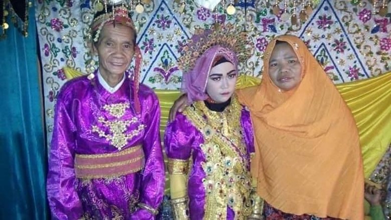 Ke Mana Senyum Gadis 18 Tahun Saat Dinikahi Kakek 75 Tahun? Ke Mana Senyum Gadis 18 Tahun Saat Dinikahi Kakek 75 Tahun?