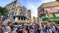Insadong sering dijuluki Jalan Budaya Tradisional Korea. Jalan utamanya dipenuhi dengan toko-toko yang menjual berbagai kerajinan dan suvenir tradisional Korea (iStock)