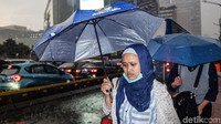 Warga Jakarta pun diminta waspada.