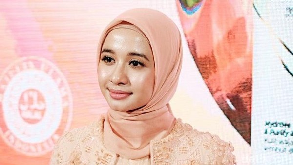 Foto: Wajah Glowing Laudya Cynthia Bella yang Nggak Suka Make Up Menor