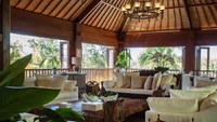 Villa dan resor pun juga tidak kalah mewah dan menyatu dengan alam (Makepeace/Sunset Coast Tourism)