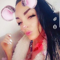 Saat aku mulai main Instagram pada 2012 ketika aku hamil delapan bulan anak bungsu, aku melihat foto-foto binaragawan perempuan dan kagum dengan mereka. Aku bertekad untuk berubah sehingga aku pergi ke gym hanya dua minggu setelah melahirkan dan menggunakan treadmill, meskipun telah diperingatkan oleh bidan untuk tidak melakukan aktivitas berat selama enam minggu pertama, ungkap Natasha seperti dikutip dari The Sun. Foto: dok. Instagram @natasha_ukbff_bodyfitness_xx