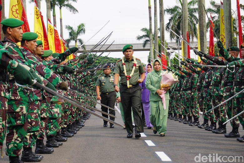 Mayjen Eko Margiyono Resmi Jabat Pangdam Jaya Mayjen Eko Margiyono Resmi Jabat Pangdam Jaya