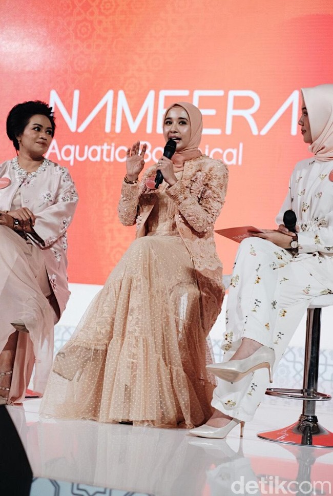 Bella mengaku memiliki misi yang sejalan dengan Nameera Aquatic Botanical. Ia ingin mengajak muslimah untuk tampil cantik sesuai fitrah dengan merawat kulit dengan baik. Foto: Silmia Putri/Wolipop