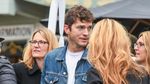 Sstt..Ashton Kutcher Lagi Galau Nih?
