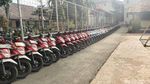 Sosoknya Viral, Begini Aksi Pak Slamet Rapikan Motor Sesuai Warna