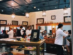 Pria Ini Bisnis Pangkas Rambut hingga Jadi Langganan Jokowi