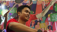 Jadi yang paling utama juga jam istirahat harus teratur, makan makanan yang bergizi. kita memang di badminton harus tetap sehat. kalau nggak sehat ya nggak bisa ngapa-ngapain juga, ujar Anthony. (Foto: Ayunda Septiani/detikHealth)