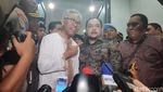 Senyum dan Salam 2 Jari Buni Yani Saat Dieksekusi ke Gunung Sindur