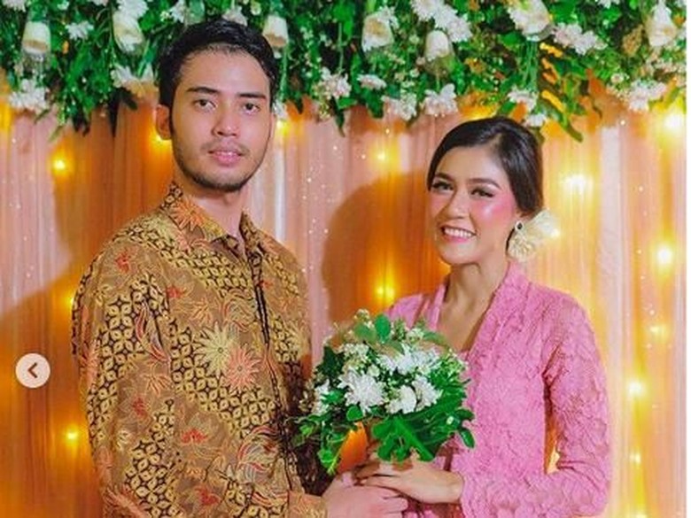 Novi eks Cherrybelle Ternyata Sudah Nikah, Ingin Bulan Madu ke Tempat Sepi Novi eks Cherrybelle Ternyata Sudah Nikah, Ingin Bulan Madu ke Tempat Sepi