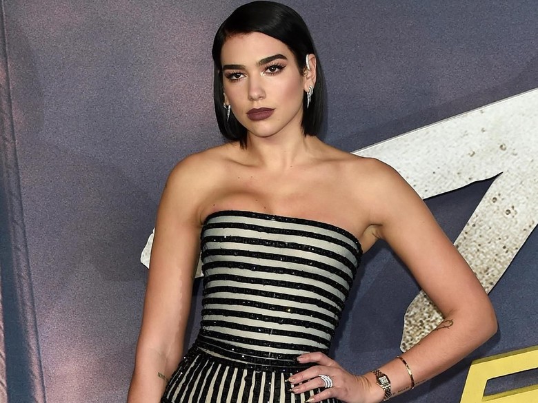 Dua Lipa Bawa Pulang Piala Grammy Pertama Dua Lipa Bawa Pulang Piala Grammy Pertama