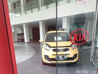 Berita Populer: Pemotor Gerah Bugil, Nissan Keok dari Wuling