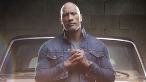 Aksi Dwayne Johnson di Hobbs and Shaw