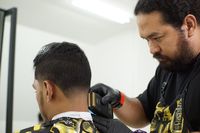 Ini Henoch Sitompul, Barber Langganan Pejabat Indonesia Bertarif Rp 1,5 Juta