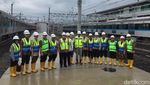 Gaya Menteri Jokowi Ramai-ramai Jajal MRT Jakarta