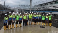 Saat itu Bambang mengajak serta anak dan istrinya, juga para pejabat eselon Kementerian PPN/Bappenas. Foto: Eduardo Simorangkir