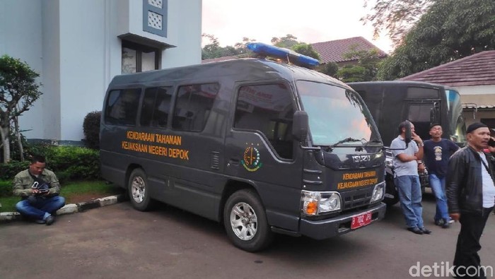Mobil tahanan tahanan untuk Buni Yani di Kejari Depok.