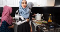 Serunya Laudya Cynthia Bella Saat Masak Nasi Liwet dan Cumi Asin Sambel Ijo