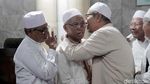 Jelang Eksekusi, Buni Yani Salat Jumat di Tebet
