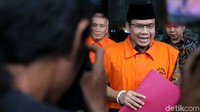 Politikus PAN itu merupakan tersangka atas kasus dugaan suap Dana Alokasi Khusus (DAK) fisik pada perubahan APBN Tahun Anggaran 2016 Kabupaten Kebumen.