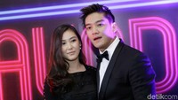 Boy William dan Karen Vendela saat ditemui di Plaza Senayan, Jakarta Pusat pada Kamis (31/1) malam. Pool/Palevi S/detikFoto.