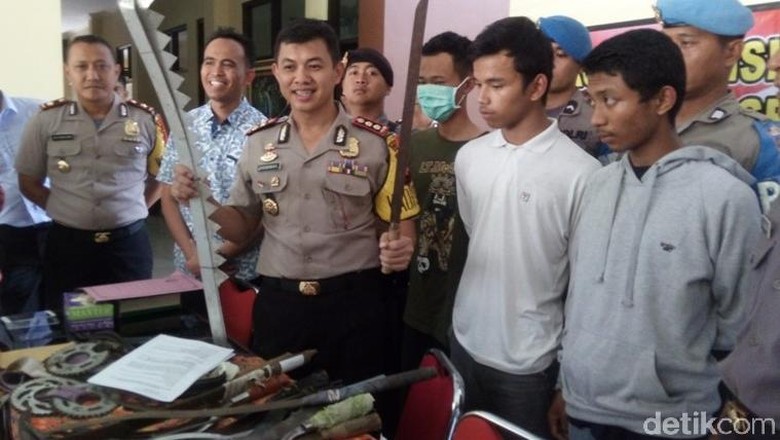3 Tersangka Tawuran Pelajar di Magelang Mengaku Menyesal 3 Tersangka Tawuran Pelajar di Magelang Mengaku Menyesal