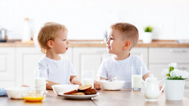 Susu untuk anak satu tahun/ Foto: iStock Susu untuk anak satu tahun/ Foto: iStock