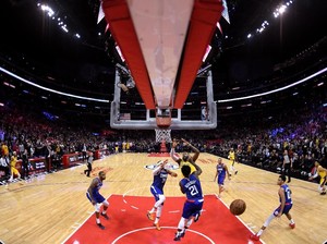 Comeback, LeBron Pimpin Lakers Kalahkan Clippers Lewat OT