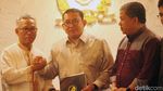 Curhat ke Pimpinan DPR, Buni Yani Pose Dua Jari