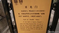 Gate of Doube Glory dibangun pada jaman Kaisar Hongzhi, sewaktu Dinasti Ming pada tahun 1503. Selain unik, gerbang ini juga tidak dibuka sembarangan. Dalam kurun waktu setahun, gerbang ini hanya akan dibuka 3 kali dengan 3 acara tertentu. (Bonauli/detikTravel)