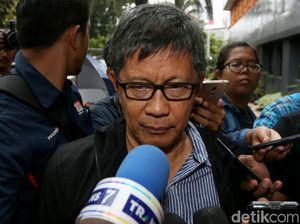 Rocky Gerung Jelaskan Maksud Ucapan Tak Siap Hadapi Pertanyaan Bodoh