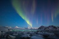 Melihat aurora dari hotelnya, siapa yang tidak tergoda (iStock)