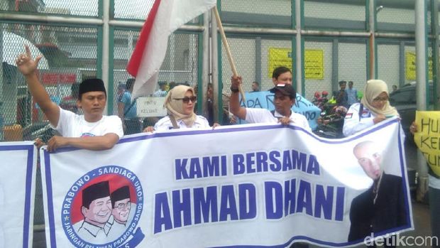 Relawan Prabowo-Sandi Aksi Bela Dhani di Cipinang: Hukum Tajam ke Oposisi