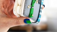 Tuh kan, handbag Marc Jacobs ini benar-benar cookies. Tapi kalau dilihat dari tampak depan memang berbeda.  Foto: Instagram inspiredtotaste