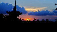 Ini adalah kisah pengembara yang bekerja dari luar negeri. Mereka sekelompok profesional yang bosan di kantor dan bekerja jarak jauh (digital nomad working) atau perantau digital (BBC Capital)