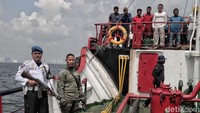 Kapal tanker milik EIP itu diduga telah melakukan transfer BBM ke kapal ikan sekitar 41 ton.