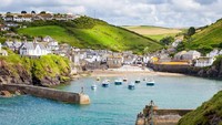 Lanskap alam Inggris, mulai dari Lake District sampai kawasan pesisir Cornwall punya pesona yang sayang dilewatkan. Suasana yang tenang pun cocok buat liburan yang jauh dari hiruk pikuk kota besar (iStock)