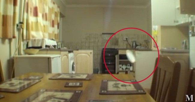 Hantu Gentayangan di Dapur hingga Racikan Bakso Pedas Bikin Ngiler